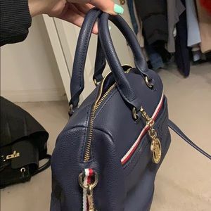 Tommy I’ll figure navy blue bag